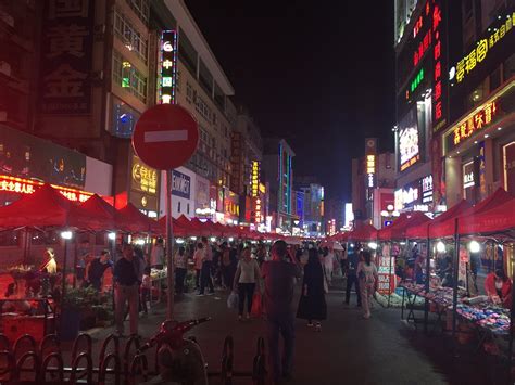  Jingmen Şehri'nin Ünlü Yemeği:  Jingmen Çocuk Noodle Soup ile Lezzet Yolculuğuna Çıkın!