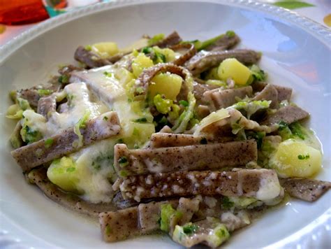  Pizzoccheri! A Creamy Celebration of Rustic Italian Flavors and Earthy Delights